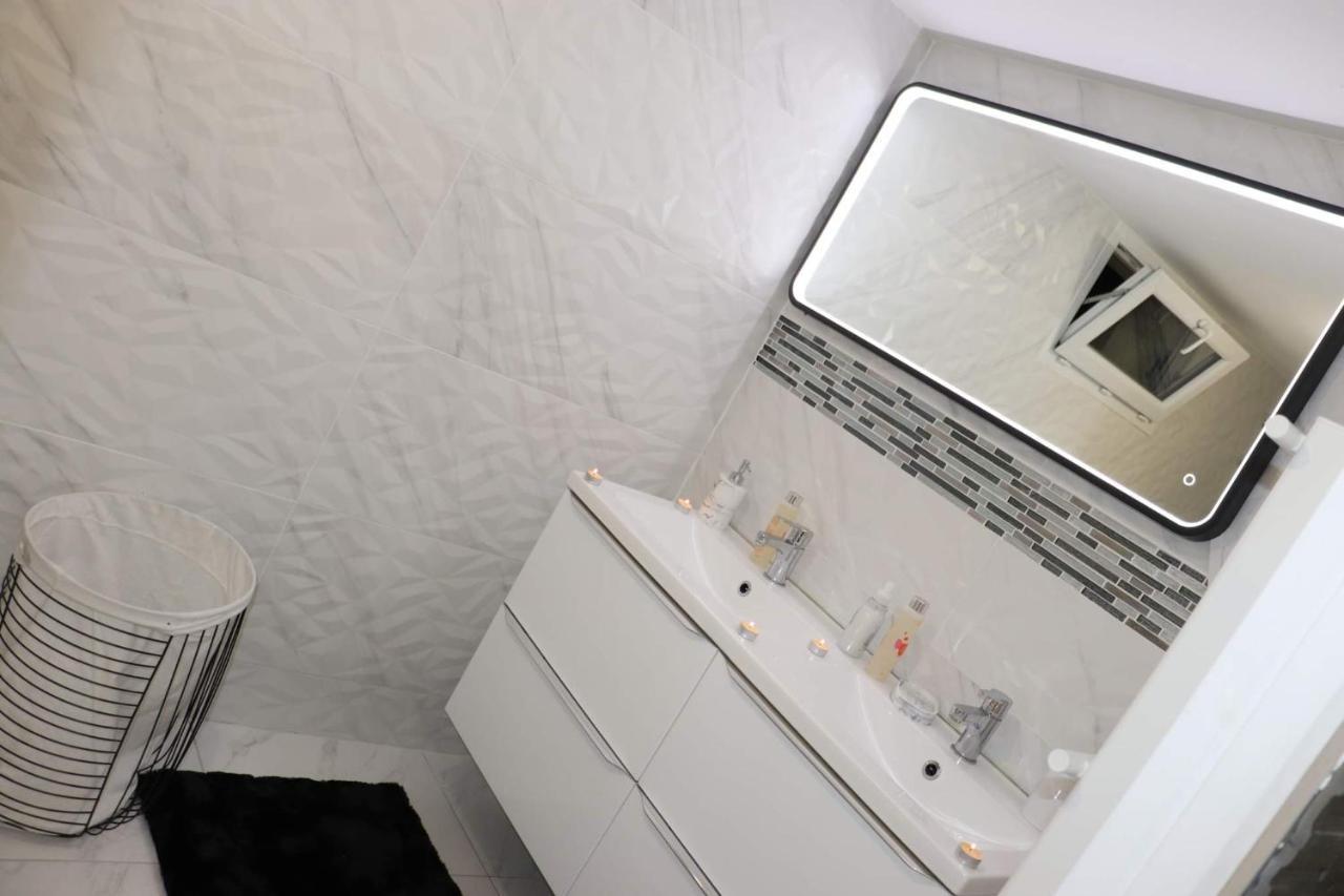 Love Room Givors Luaran gambar